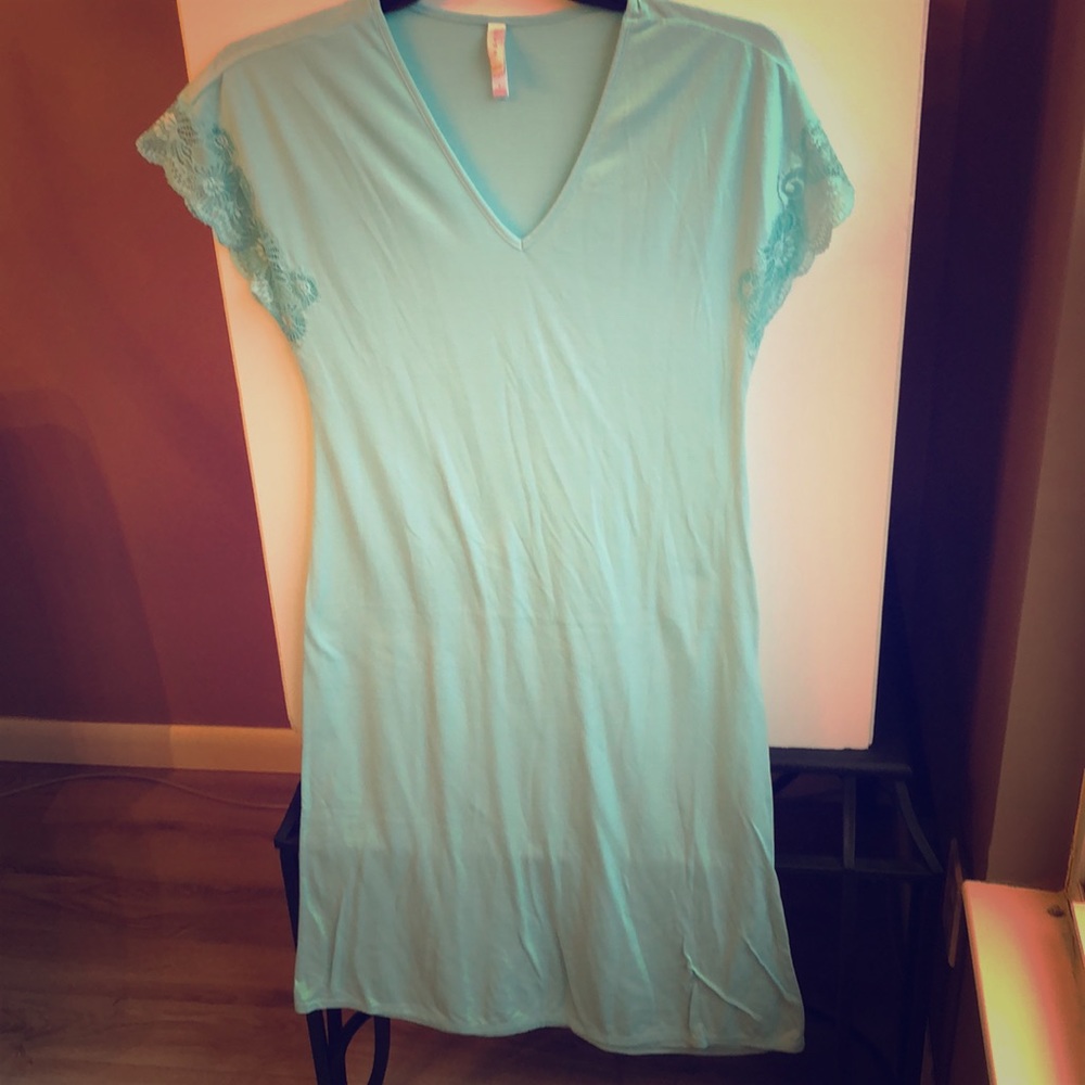 Cruz Natori Rayon/Spandex/Poly/Nylon Sleep Gown Sm